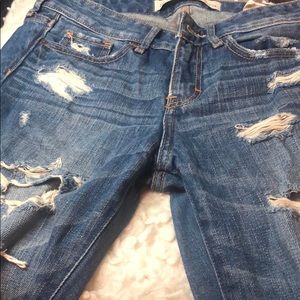 A&f destroyed boyfriend jeans